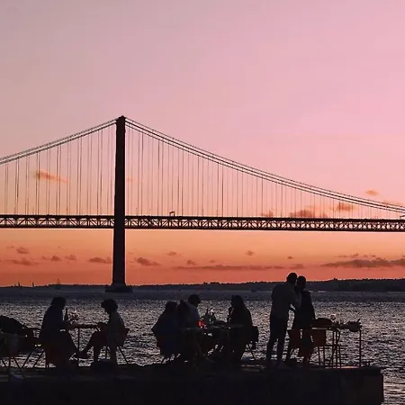 Besthomestay- Caparica Lisbon Appartamento