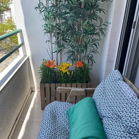 Besthomestay- Caparica Lisbon Appartamento *